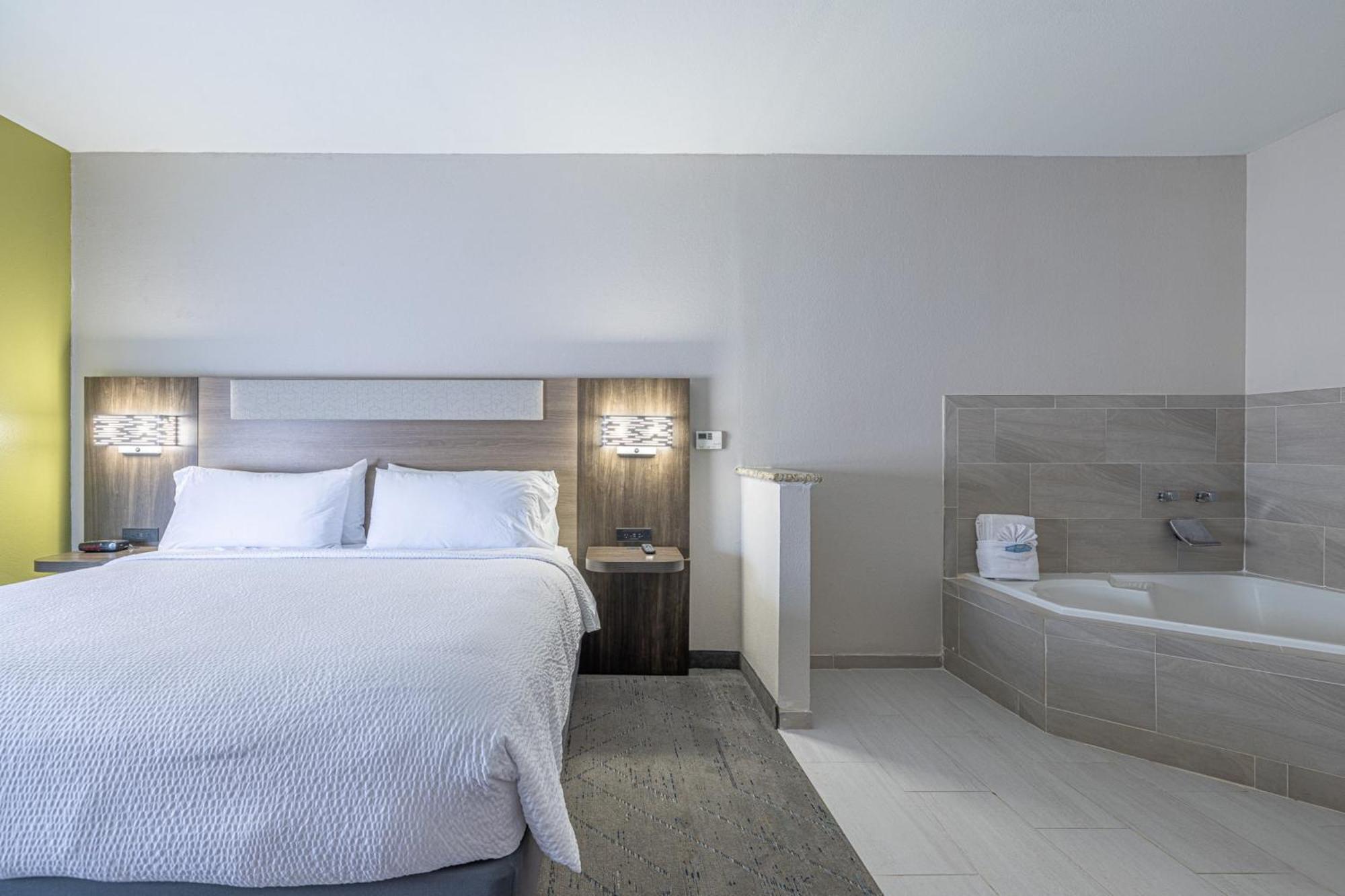 Holiday Inn Express & Suites College Station By Ihg Eksteriør billede